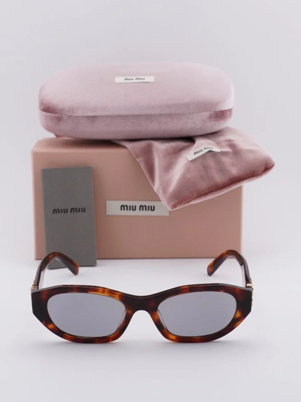 Miu Miu model mua03s